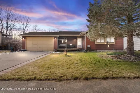4211 Davlind Dr, Holt, MI 48842