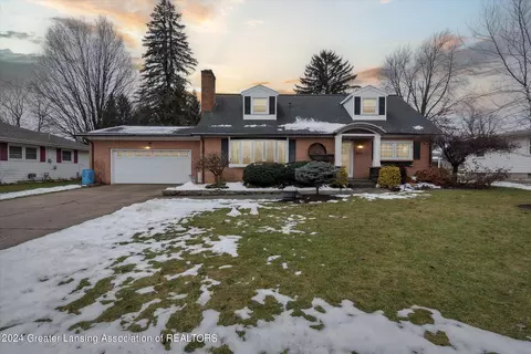 904 Belknap St, Grand Ledge, MI 48837