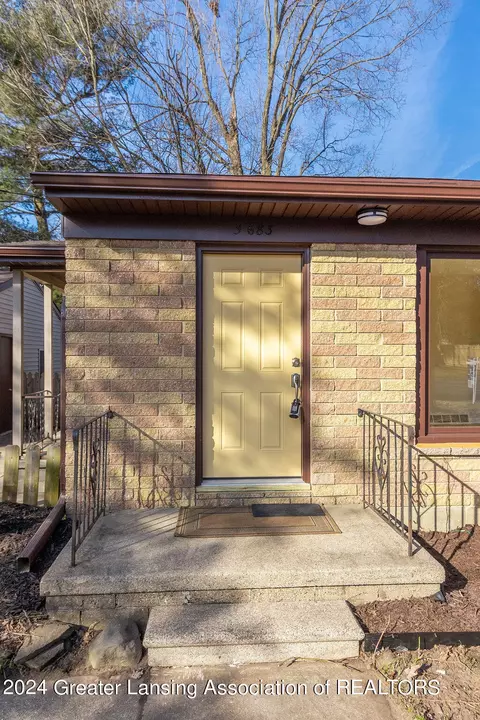 Exterior - 5683 Buckingham Rd, Haslett, MI 48840 photo 6 of 10
