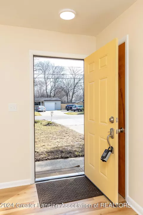 Entry Way - 5683 Buckingham Rd, Haslett, MI 48840 photo 1 of 3