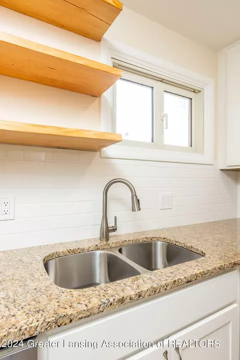 Kitchen - 5683 Buckingham Rd, Haslett, MI 48840 photo 4 of 4
