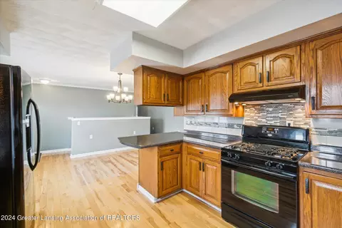 Kitchen - 3012 Young Ave, Lansing, MI 48906 photo 7 of 7