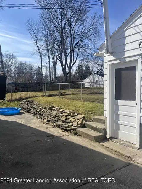 Exterior - 1411 Christopher St, Lansing, MI 48906 photo 3 of 5