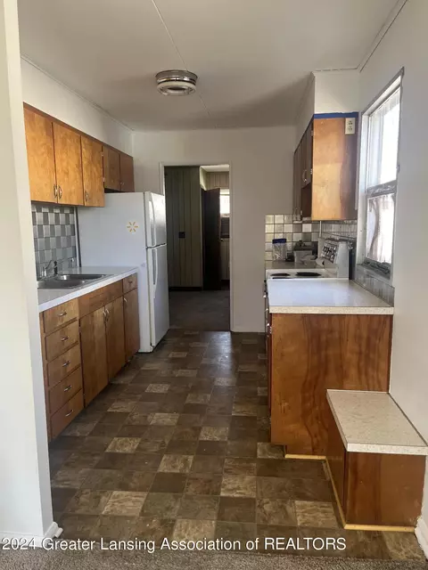 Kitchen - 1411 Christopher St, Lansing, MI 48906 photo 3 of 4