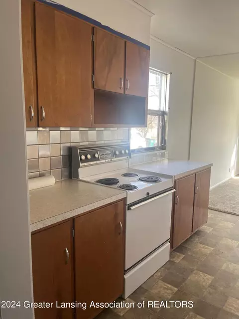 Kitchen - 1411 Christopher St, Lansing, MI 48906 photo 2 of 4