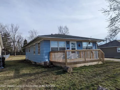 947 Riverside Dr, Portland, MI 48875