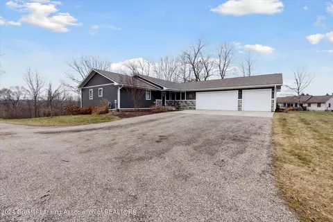 13291 Audrey Ln, Grand Ledge, MI 48837