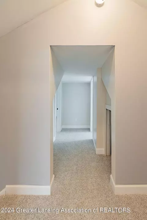 Entry Way - 120 E 3rd Street St, Charlotte, MI 48813 photo 2 of 3
