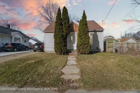 1008 W Mt Hope Ave, Lansing, MI 48910