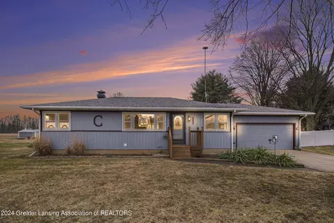 1605 E Clinton Trl, Charlotte, MI 48813