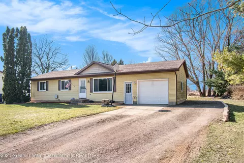 9520 Shilton Rd, Portland, MI 48875