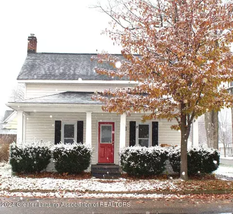 335 N Queen St, Nashville, MI 49073