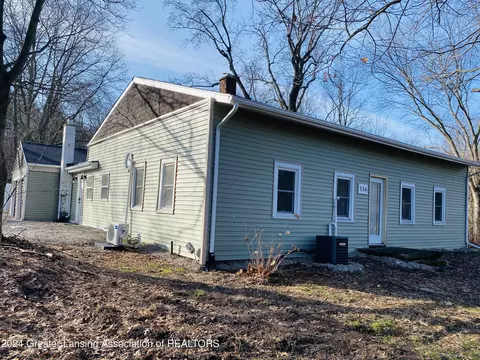 336 Edmonds Rd, Battle Creek, MI 49017