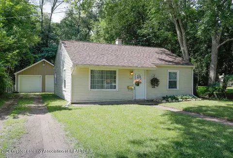 445 Oakhurst Ave, Kalamazoo, MI 49001