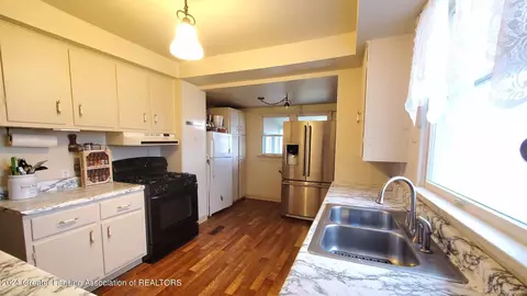 Kitchen - 317 Ferguson St, Lansing, MI 48912 photo 3 of 4