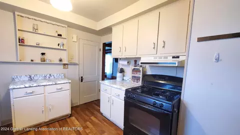 Kitchen - 317 Ferguson St, Lansing, MI 48912 photo 4 of 4
