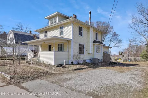 1356 Haslett Rd, Haslett, MI 48840 photo 1