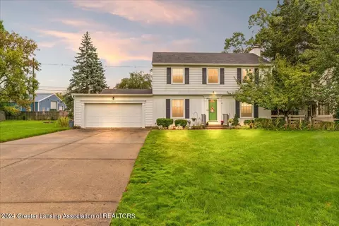 1640 Woodside Dr, East Lansing, MI 48823