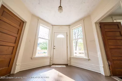 Entry Way - 508 N Walnut St, Lansing, MI 48933 photo 1 of 2