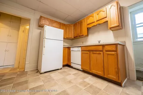 Kitchen - 508 N Walnut St, Lansing, MI 48933 photo 3 of 4