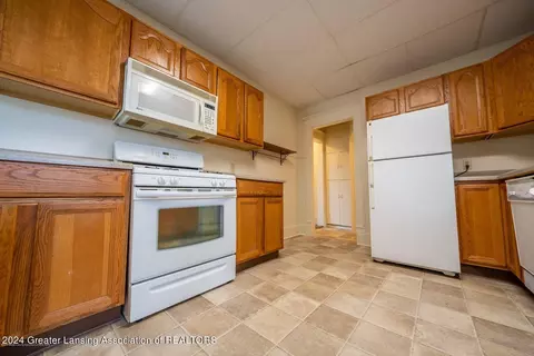 Kitchen - 508 N Walnut St, Lansing, MI 48933 photo 2 of 4