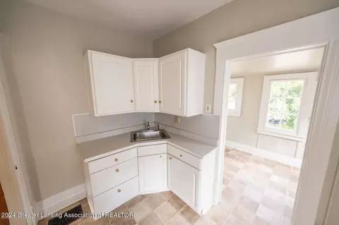 Kitchen - 508 N Walnut St, Lansing, MI 48933 photo 4 of 4