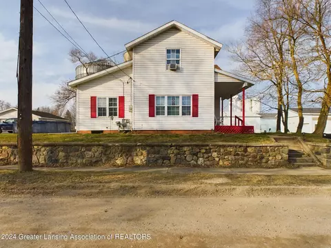 204 Foote St, Charlotte, MI 48813