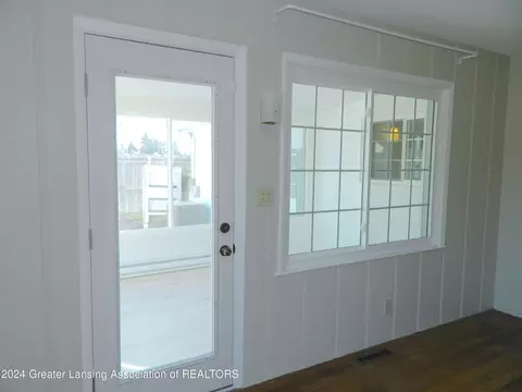 Entry Way - 750 Raymond Rd, Owosso, MI 48867 photo 2 of 2