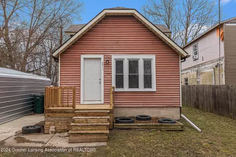 5511 Hughes Rd, Lansing, MI 48911