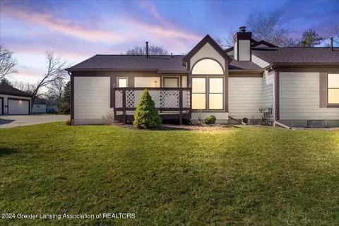 2744 Trudy Ln #16, Lansing, MI 48910