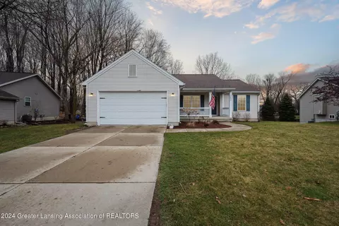 3844 Knotwood Dr, Holt, MI 48842