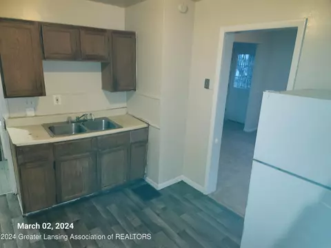 1130 Camp St, Lansing, MI 48906 photo 5