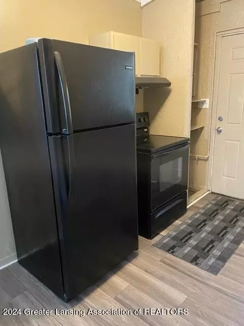 Kitchen - 2809 Fielding Dr, Lansing, MI 48911 photo 2 of 2