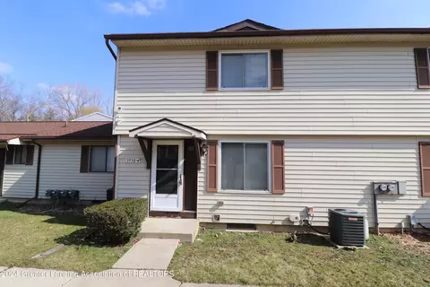 3930 Hunters Ridge Dr #4, Lansing, MI 48911