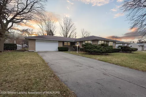 2233 Hampden Dr, Lansing, MI 48911