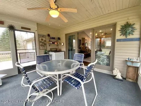 Exterior - 4200 Ballantine Rd, Dewitt, MI 48820 photo 7 of 13
