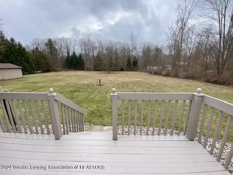 Exterior - 4200 Ballantine Rd, Dewitt, MI 48820 photo 8 of 13