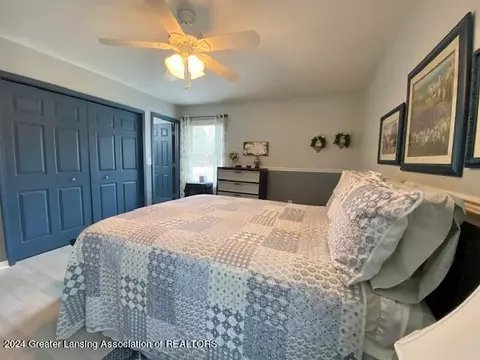 Bedroom - 4200 Ballantine Rd, Dewitt, MI 48820 photo 3 of 5