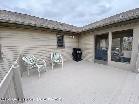 Exterior - 4200 Ballantine Rd, Dewitt, MI 48820 photo 9 of 13