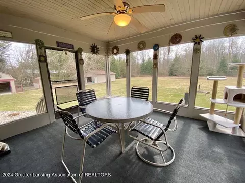 Exterior - 4200 Ballantine Rd, Dewitt, MI 48820 photo 5 of 13