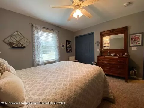 Bedroom - 4200 Ballantine Rd, Dewitt, MI 48820 photo 5 of 5