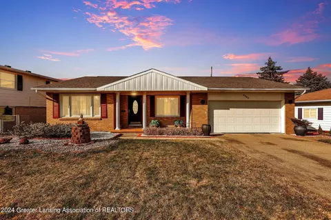 3418 Oakcliff Ln, Lansing, MI 48917
