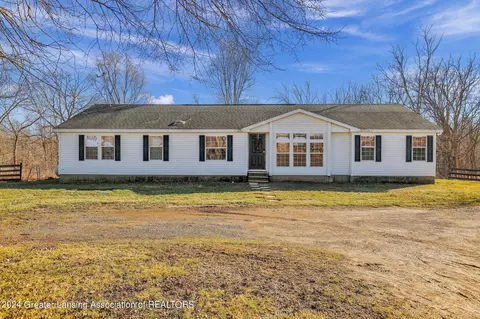 Exterior - 12265 W Maple Rapids Rd, Fowler, MI 48835 photo 3 of 10