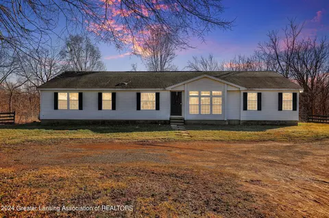 12265 W Maple Rapids Rd, Fowler, MI 48835