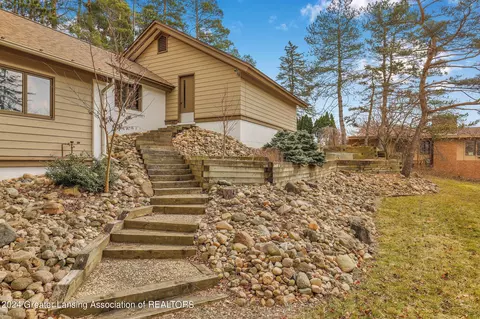 Exterior - 4609 Comanche Dr, Okemos, MI 48864 photo 8 of 14