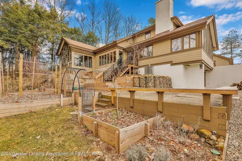 Exterior - 4609 Comanche Dr, Okemos, MI 48864 photo 7 of 14