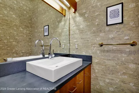 Bath - 4609 Comanche Dr, Okemos, MI 48864 photo 2 of 8