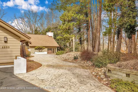 Exterior - 4609 Comanche Dr, Okemos, MI 48864 photo 4 of 14
