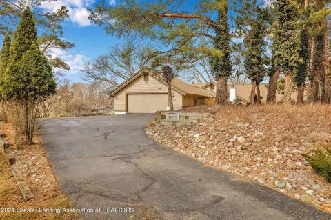 Exterior - 4609 Comanche Dr, Okemos, MI 48864 photo 10 of 14