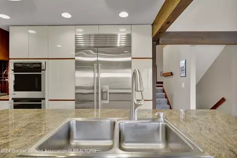 Kitchen - 4609 Comanche Dr, Okemos, MI 48864 photo 6 of 8